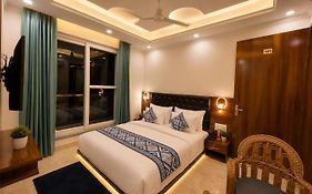 Sitara Premium Gangotri Palace, 1Km Distance From New Glass Bridge - Tapovan #Privateparking